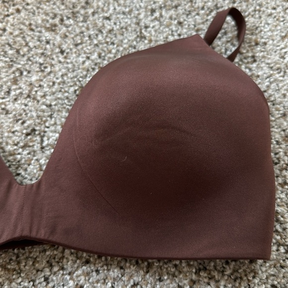 SKIMS Fits Everybody T shirt Bra, Size 36C, Cocoa, EEUC - Picture 4 of 8